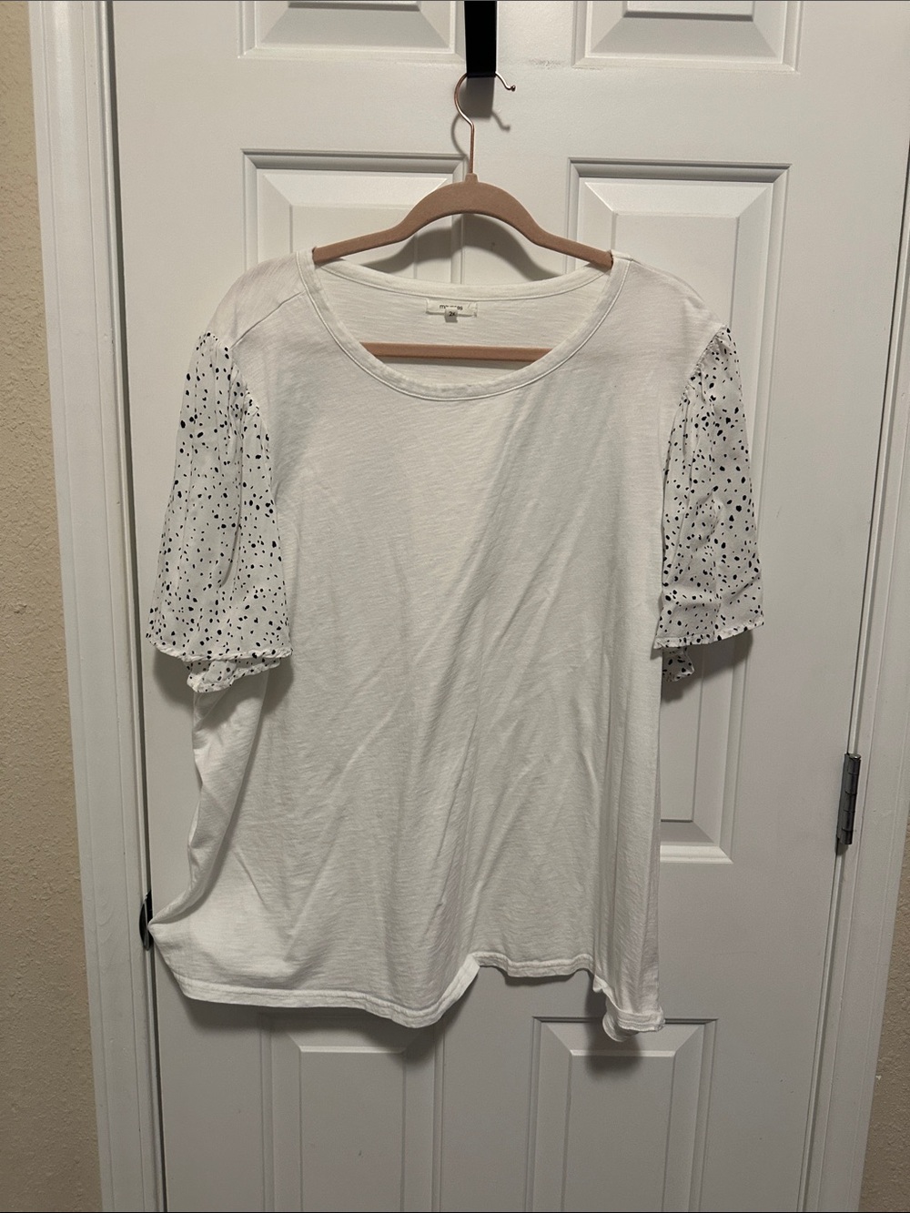 Maurices White Short Sleeve Top with Black Dot Puff Sleeves